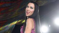 Dua Lipa debutó como modelo de pasarela en el desfile de Versace