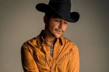 Madre de Christian Nodal le escribe emotivo mensaje de agradecimiento y cariño