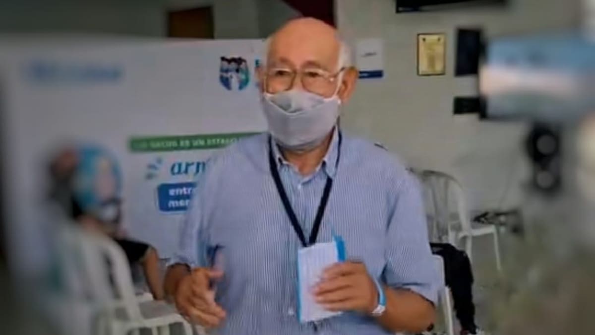 (VIDEO) Viral: El baile de abuelito recién vacunado por COVID-19