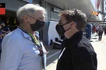 Tom Cruise y Harrison Ford roban miradas en el Gran Premio de Gran Bretaña