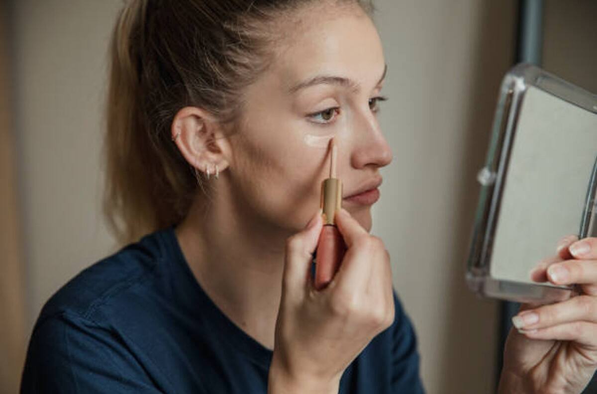 ¡Dile adiós a tus ojeras! 5 correctores con cafeína que ayudan a desinflamar y lucir espectacular