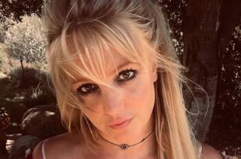 Britney Spears comparte reflexivos mensajes: "Si defenderse quema un puente, tengo fósforos"