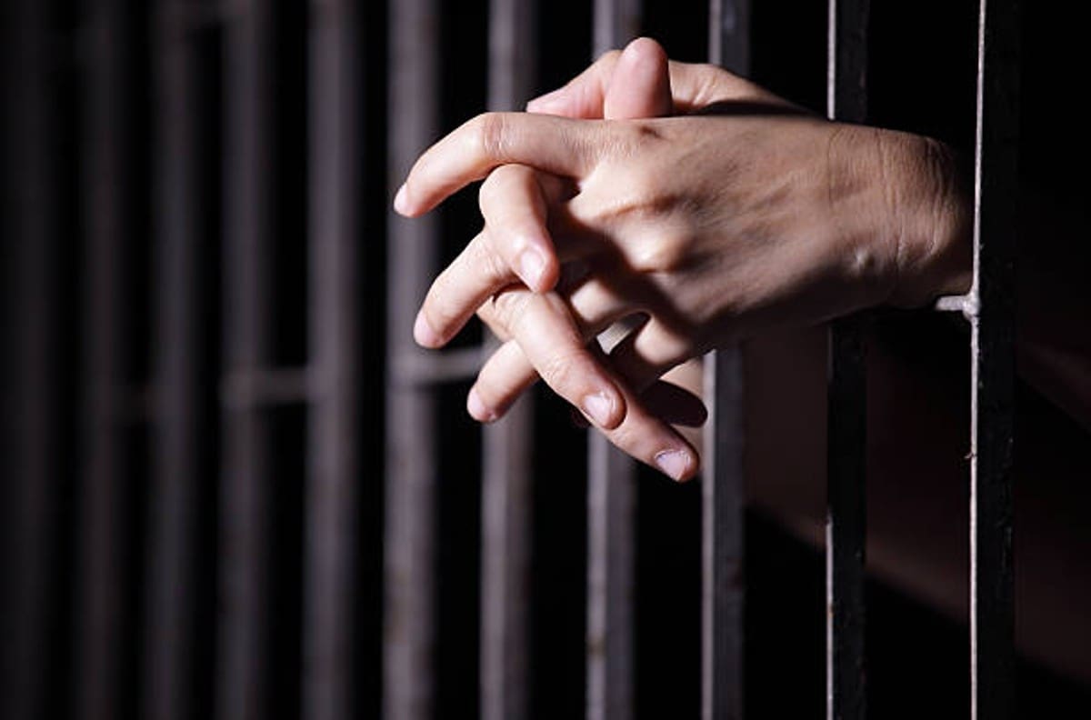 Detienen a maestro por presunto abuso sexual en universidad de Iztapalapa