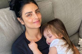 Aislinn Derbez: La pequeña Kailani le roba sus tacones de la forma más tierna