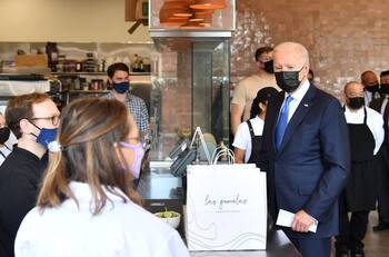 Puro sabor mexicano: Joe Biden comió tacos y enchiladas para conmemorar la Batalla de Puebla