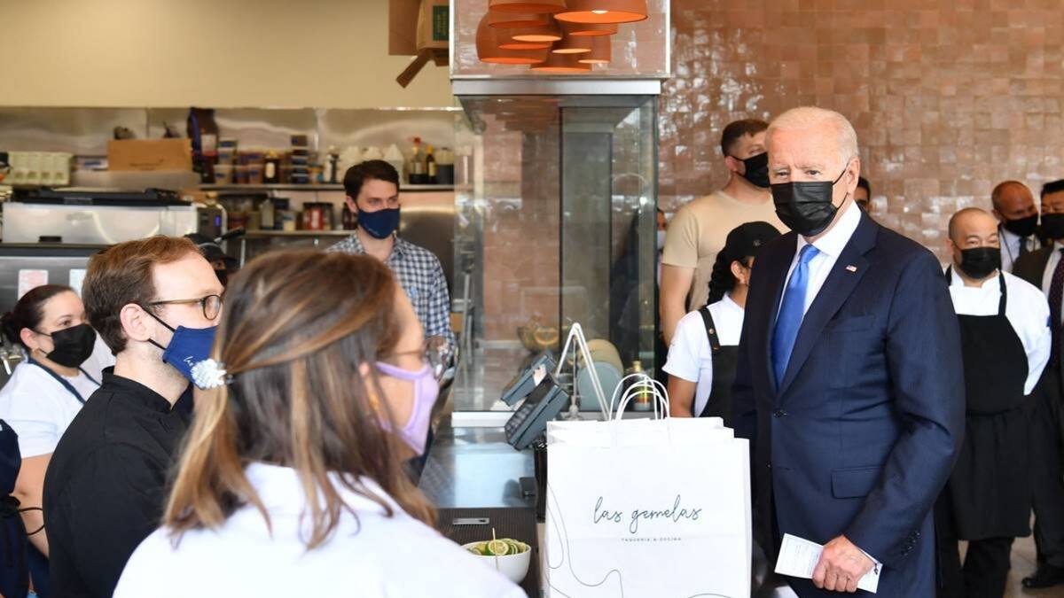 Puro sabor mexicano: Joe Biden comió tacos y enchiladas para conmemorar la Batalla de Puebla