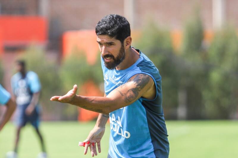 "El Loco" Abreu es el actual DT de Universidad César Vallejo de Perú