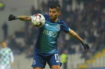 Jesús Manuel "Tecatito" Corona recibió invitación para jugar en el Club América