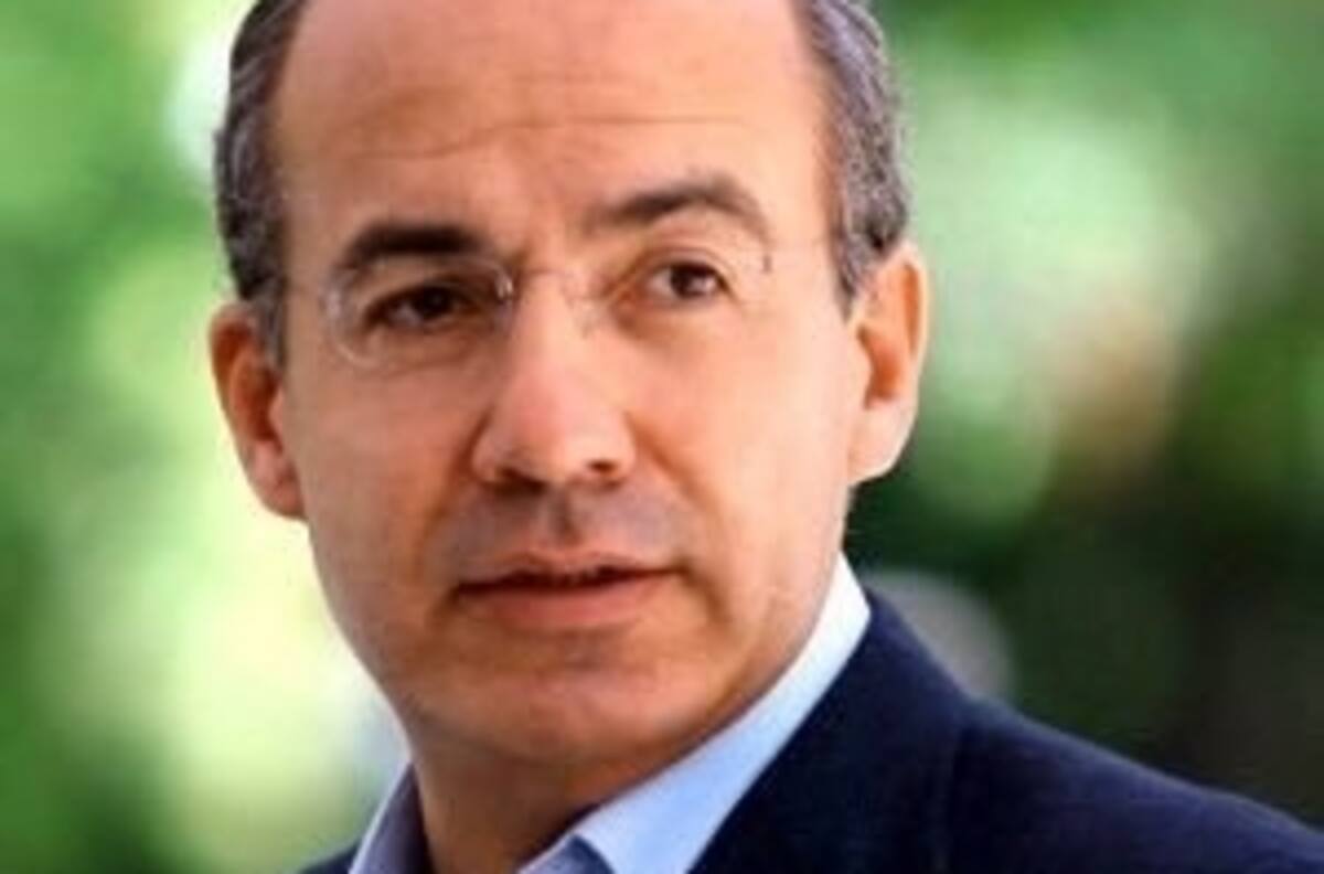 Hospitalizan a Felipe Calderón por Covid-19; su estado no es de gravedad