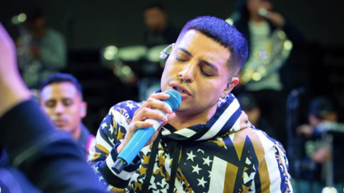 Eduin Caz de "Grupo Firme" hizo audición para Banda "El Recodo" pero lo rechazaron