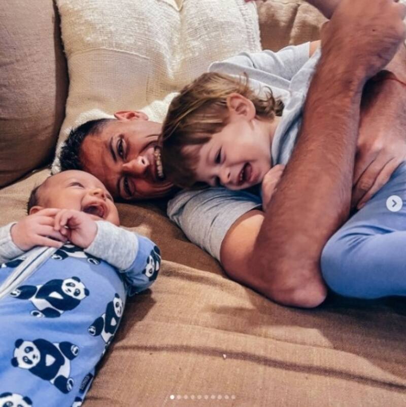 El futbolista y Sarah Kohan comparten dos hijos: Noah y Nala - Créditos: Instagram @ch14_
