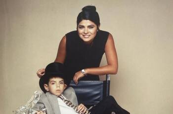 Victoria Ruffo manda indirecta a Derbez y comparte una foto sonriendo junto a Marjorie de Sousa