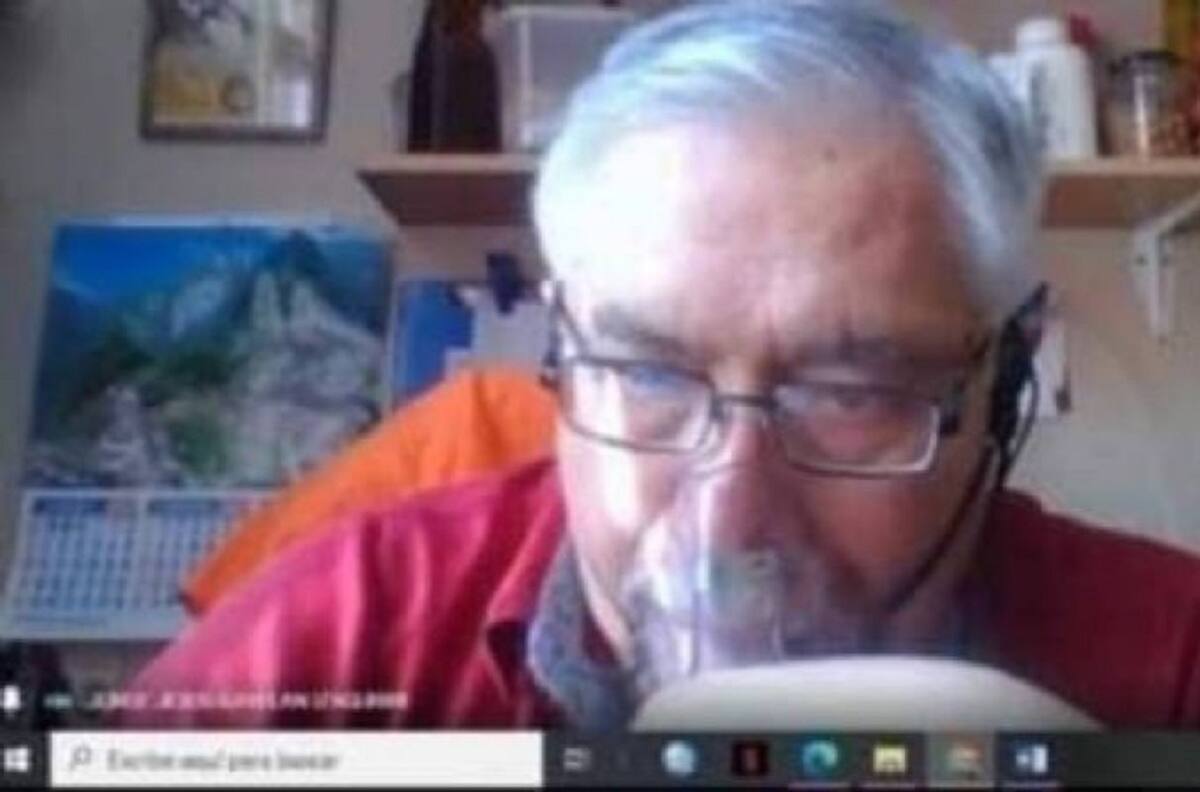 Vocación de oro: profesor que daba clases conectado a un tanque de oxígeno murió de Covid-19