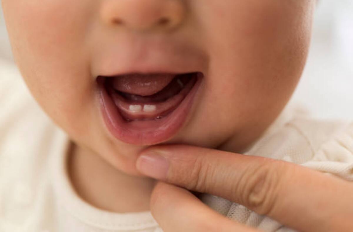 Maternidad: ¿Por qué los bebés nacen con dientes?