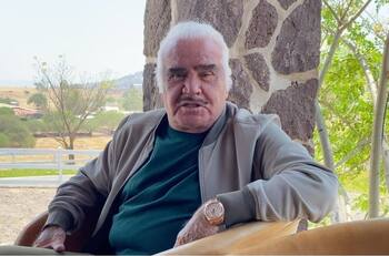 Vicente Fernández: primero reprimenda a los medios y luego el reporte de su salud