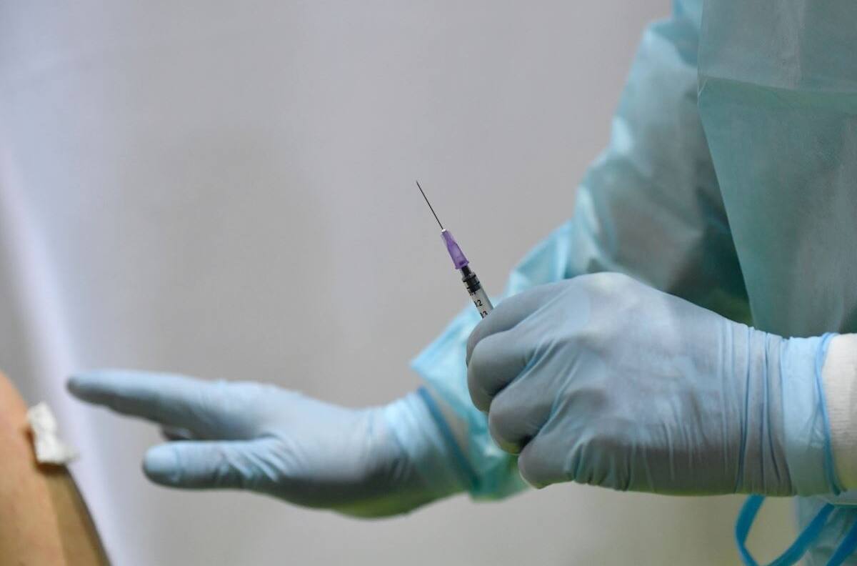 El Salvador recibe donativo de 100.800 vacunas AstraZeneca enviado por México