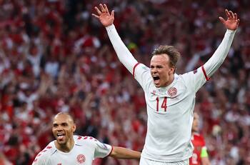 Video: Damsgaard adelantó a Dinamarca con uno de los golazos de la Euro