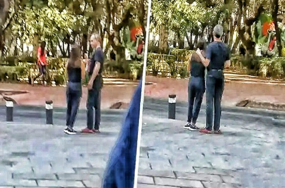 López Gatell causa polémica tras circular imágenes paseando enfermo de COVID-19