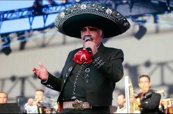 Esto ganaba Vicente Fernández por cada concierto que concluía