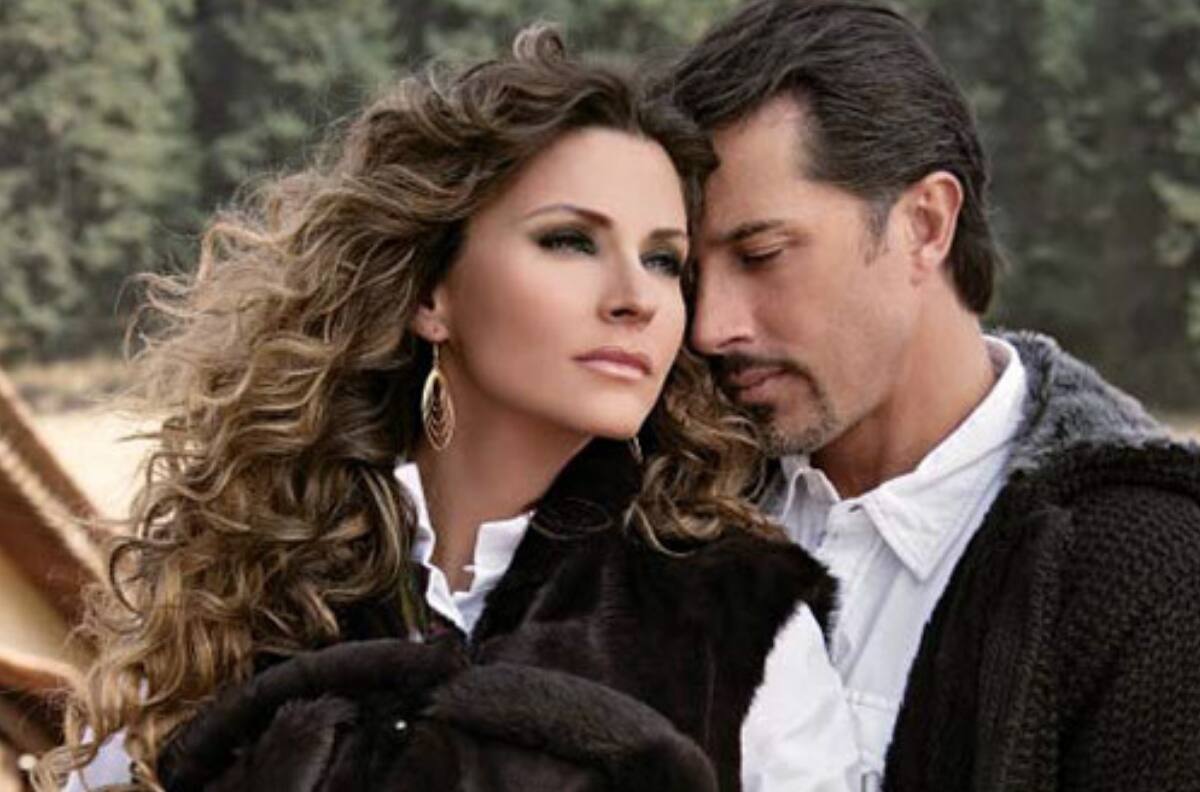 Sergio Mayer es "extraordinario en la intimidad": Issabela Camil