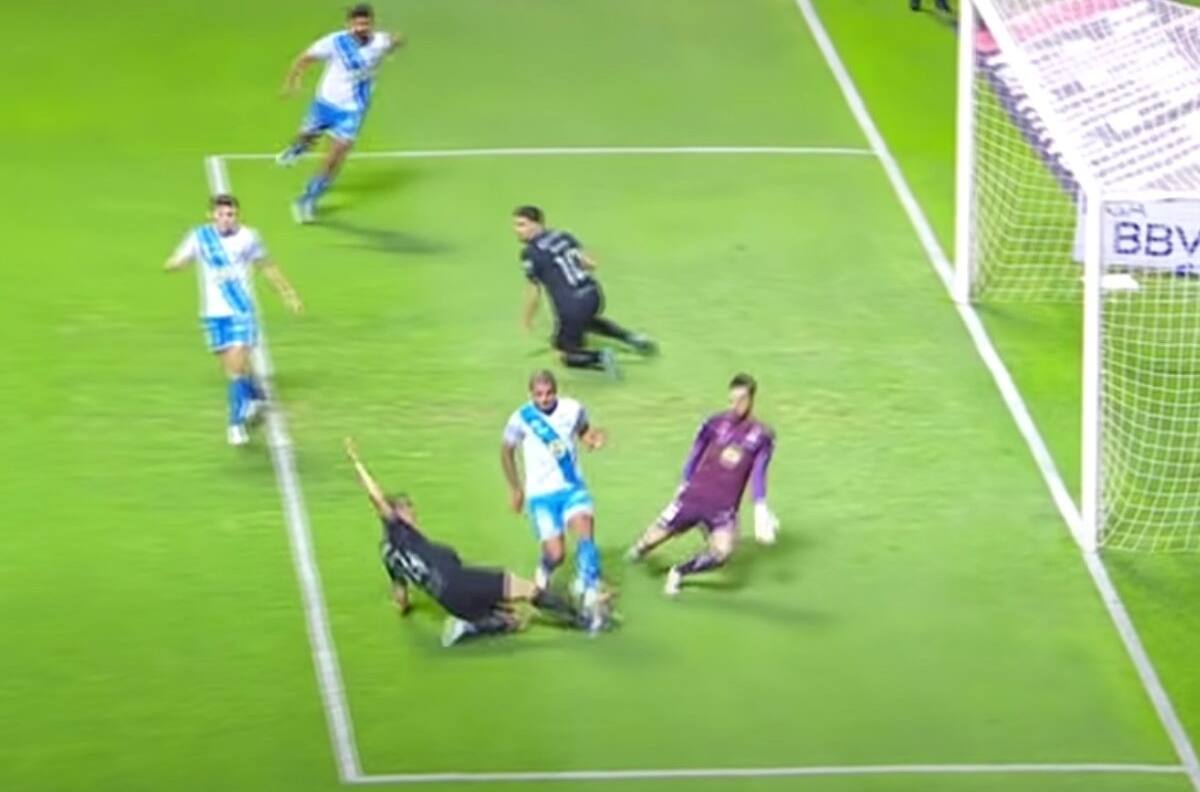 América peleará inhabilitación de jugador del Puebla tras lesión de Federico Viñas