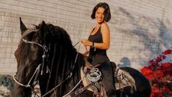 Ángela Aguilar viraliza un meme que fue hecho con una imagen de su infancia