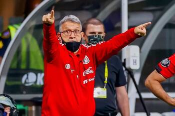 Entrenador de Arabia Saudita salió en defensa de Gerardo "Tata" Martino previo a duelo con México