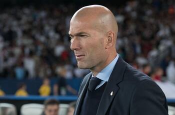 Ya hubo conversación entre Zinedine Zidane y directivos del Paris Saint Germain