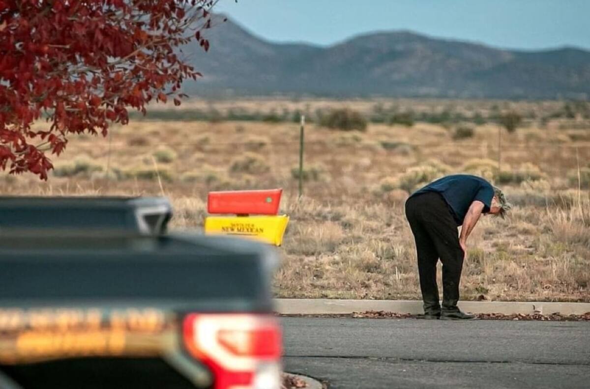 Alec Baldwin: había una bala real en la pistola que disparó durante la filmación, confirma sindicato