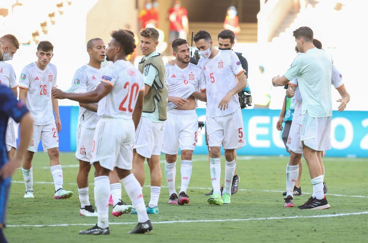 España demolió y le metió 5 a Eslovaquia, enfrentará a Croacia en octavos