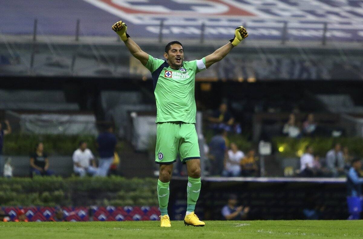 José de Jesús Corona cerca de confirmar su retiro con Cruz Azul