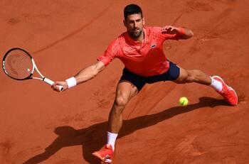 Novak Djokovic venció a Carlos Alcaraz y se instaló en una nueva final de Roland Garros