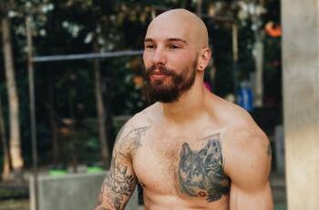 Yann Lobo el guapísimo hijo de Ilse de Flans que participará en 'Sobreviviré'