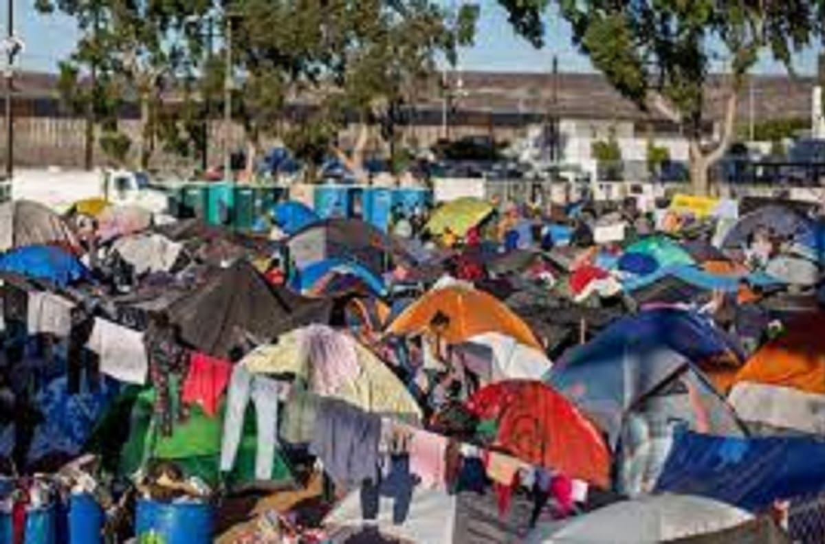 Crisis migratoria en Tijuana: 3 mil personas duermen a la intemperie en frontera con EE.UU.