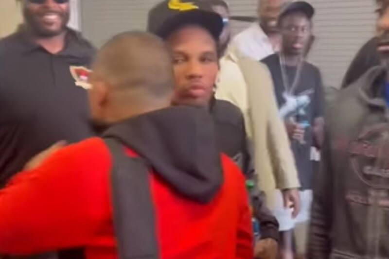 'Pitbull' Cruz buscará una pelea contra el que resulte ganador (Captura de video)