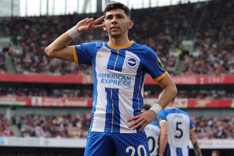 Julio Enciso anotó un gol ante Arsenal y ayudó al triunfo de Brighton. Créditos: @OfficialBHAFC