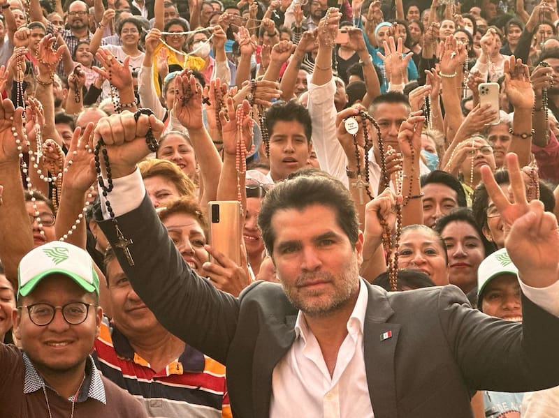 Eduardo confirmó sus intenciones de entrar a la contienda por la presidencia de México.