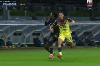 Video: Mauro Lainez le tira un diente a jugador del Philadelphia Union