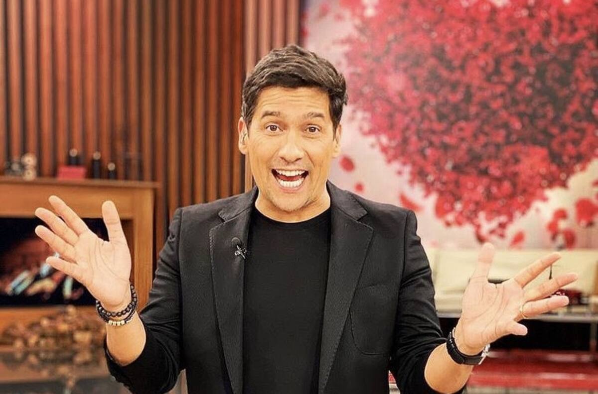 Le dan la bienvenida a Rafael Araneda en Televisa como conductor del programa "Tu cara me suena"