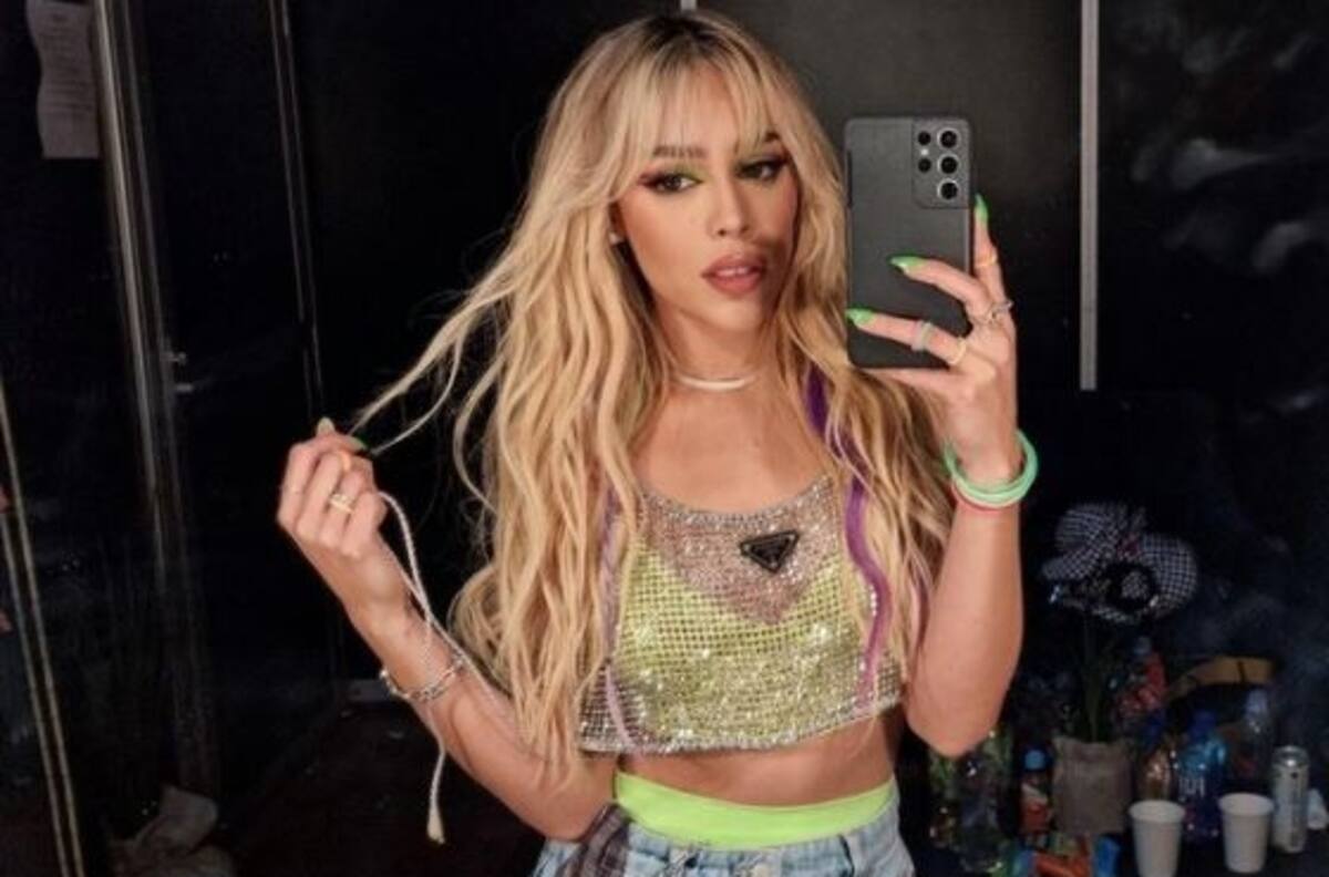Danna Paola deslumbra en Facebook con nuevo videoclip
