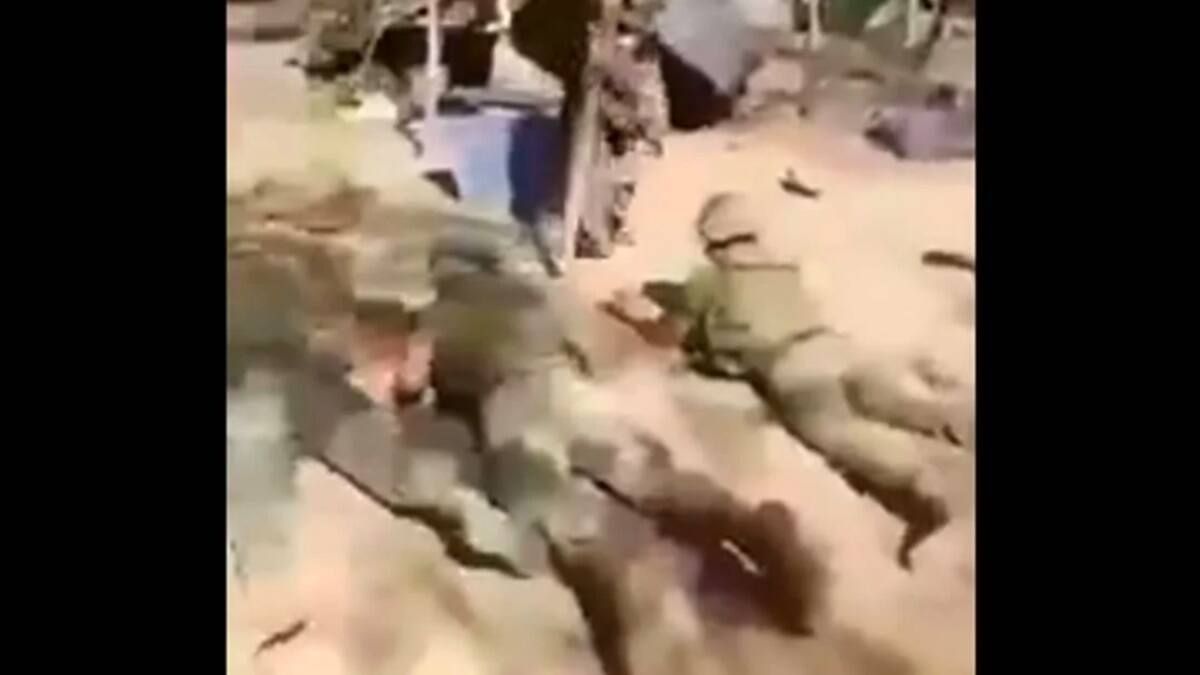 VIDEO VIRAL | Comparten cómo sicarios del Cártel de Sinaloa someten a supuestos elementos del Ejército mexicano