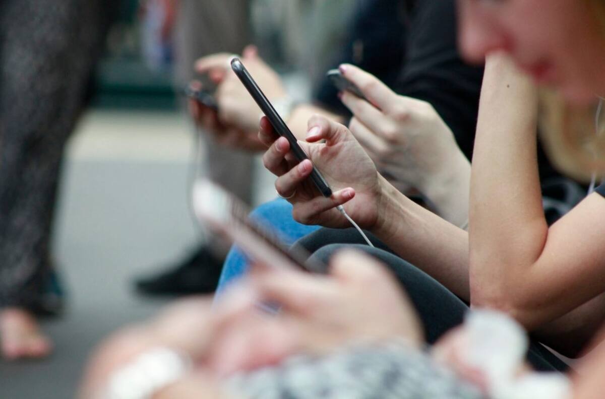 2022: La lista de los celulares que emiten más radiación (¡se pasan de tóxicos!)