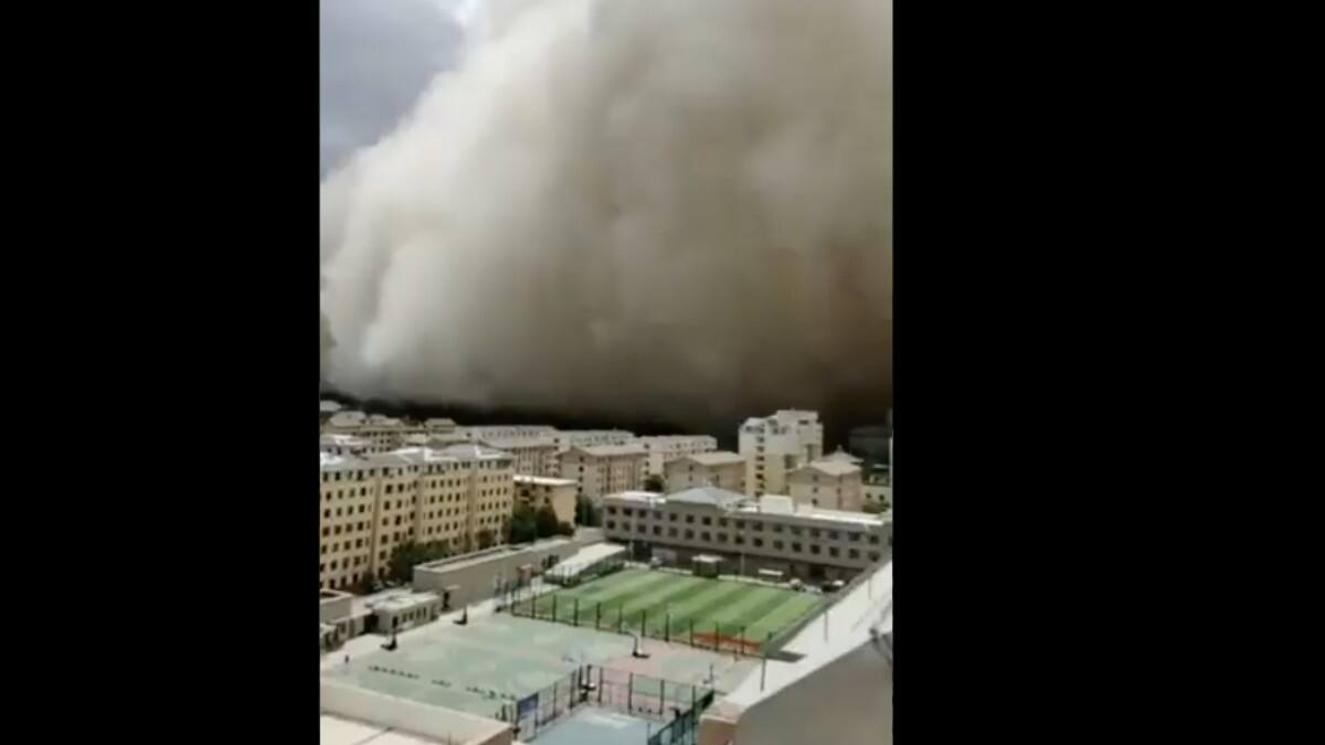 Video: ¿Se acerca el Apocalipsis? Tormenta de arena cubre ciudad ente