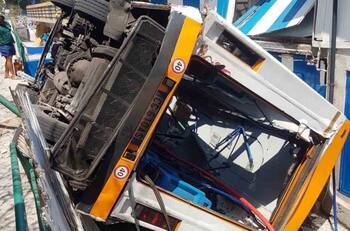 Minibus de pasajeros cayó a un barranco, dejó un saldo de un muerto y 12 heridos