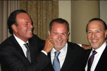 Polémicas y millones: Esta es la fama y fortuna de Raúl de Molina