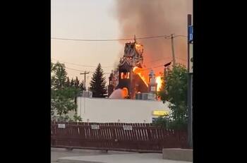 ¿Por qué están quemando las iglesias en Canadá?