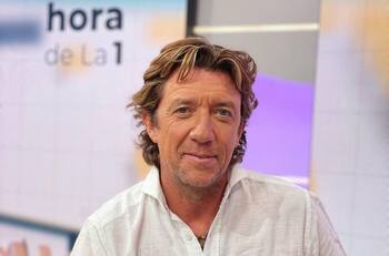 Colate cierra el 2021 estrenando romance y se olvida de Paulina Rubio