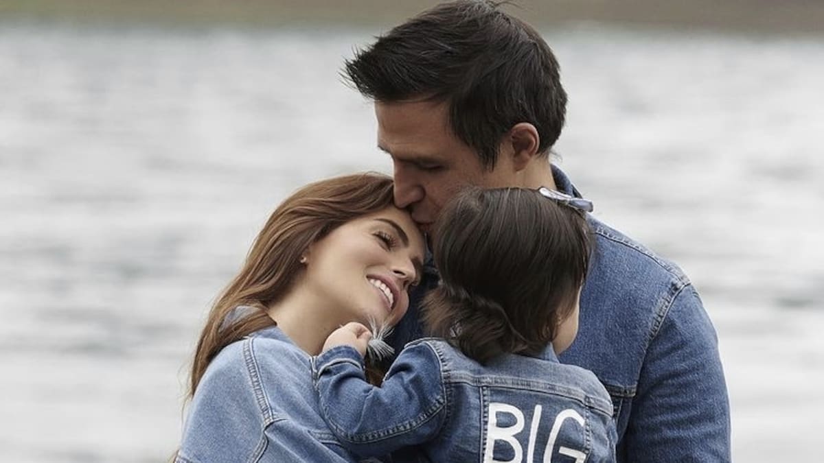 Claudia Álvarez y Billy Rovzar anuncian así que esperan mellizos