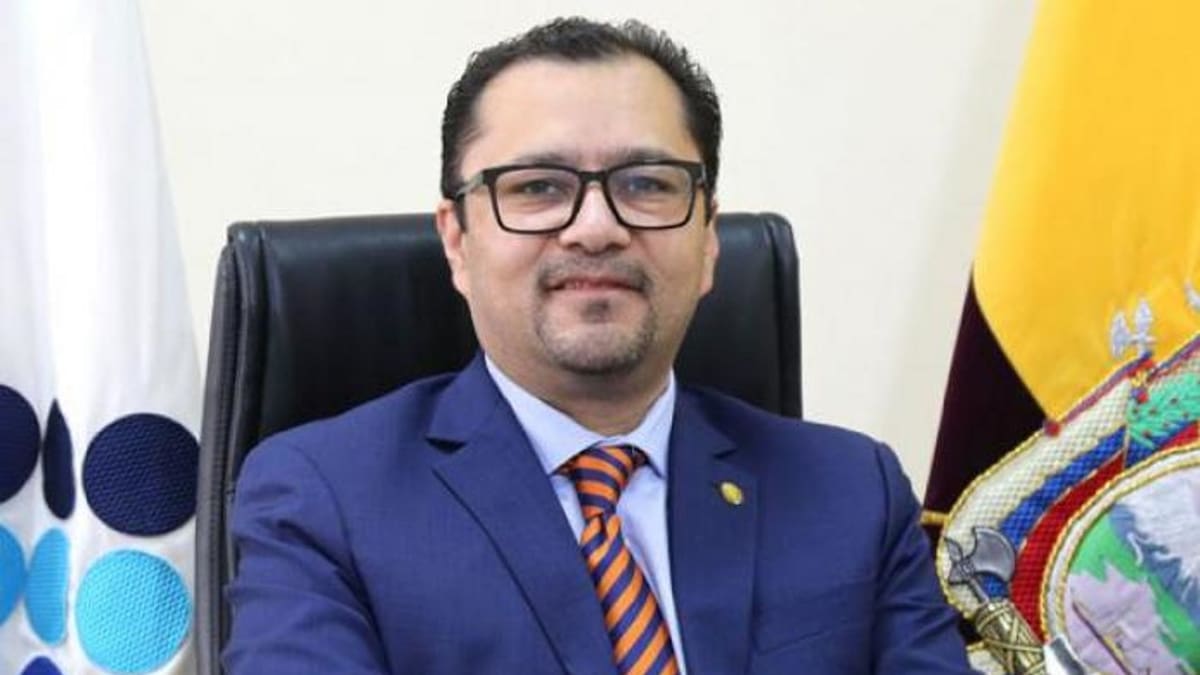 En Ecuador el Ministro de Salud dio positivo a Covid-19
