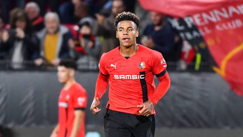 El mediocampista ya visitó el Camp Nou con su representante